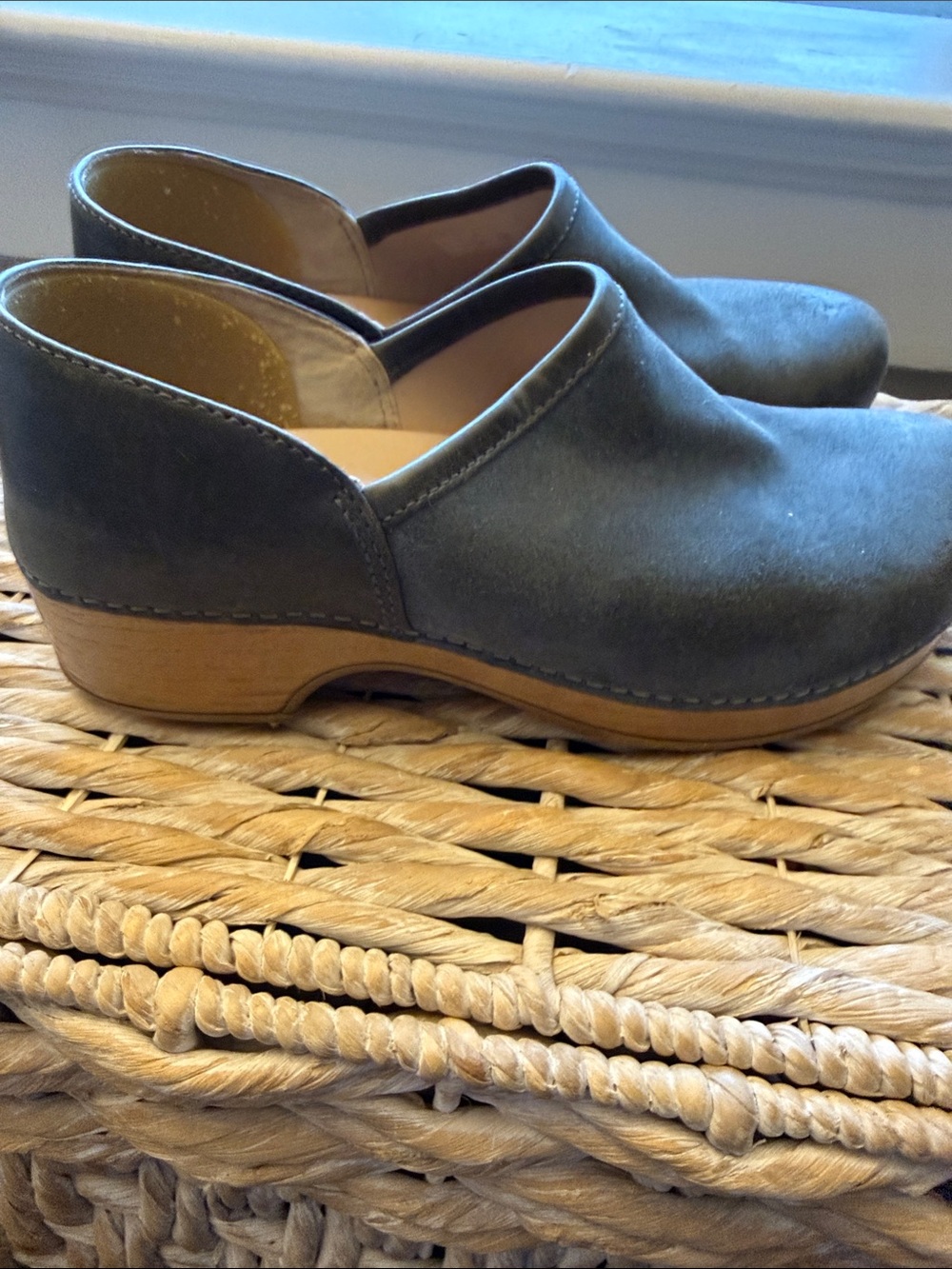 Dansko 38 suede clogs Women's Gray Leather